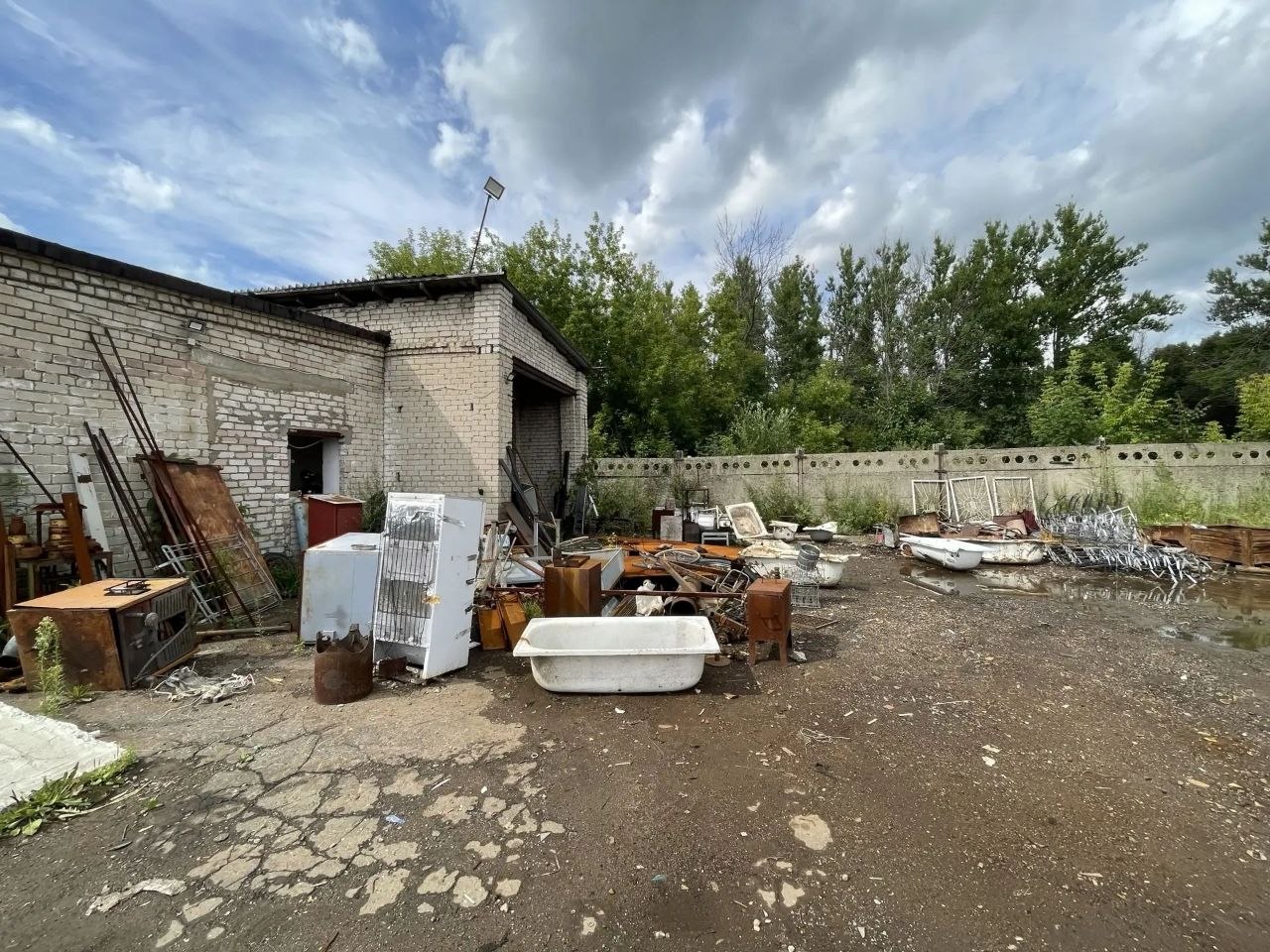 Площадка приёма лома в Санкт-Петербурге, фото 1